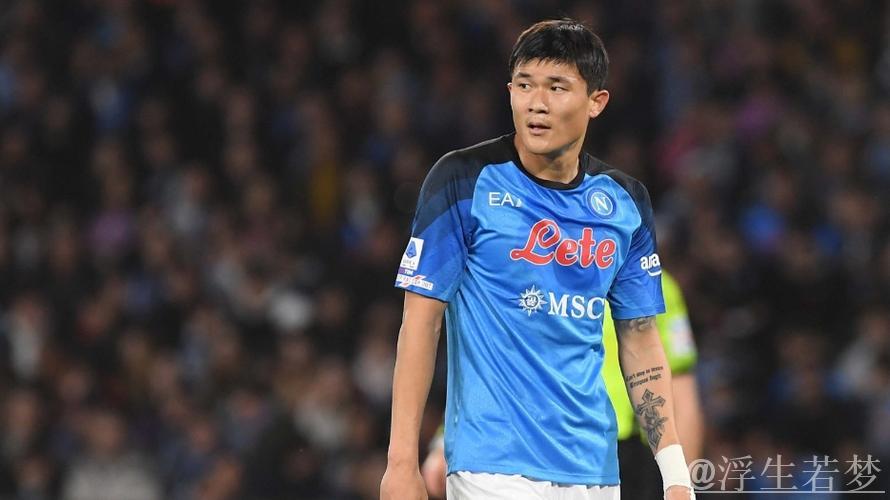 意媒：拜仁7000万欧加球员报价莱奥，科曼金玟哉磁卡三选一